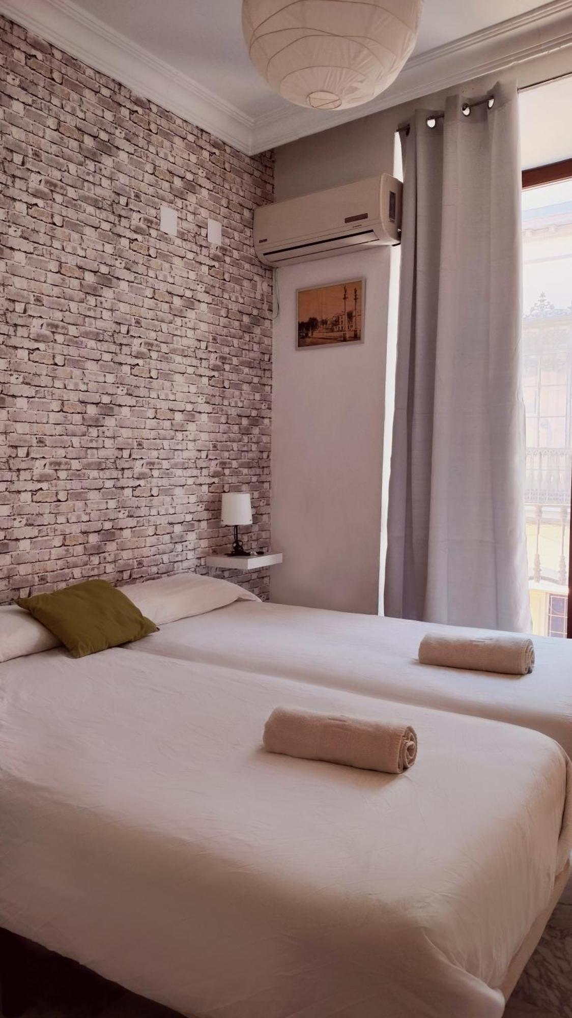 Apartamento En Sevilla Centro Con Vistas A La Plaza Alameda De Hercules - Hasta 7 Personas Exterior photo